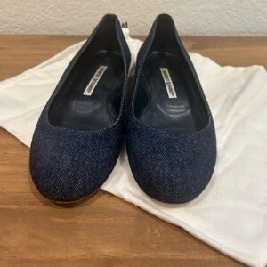 Manolo Blahnik ‘jeans blue’ flats, size 8B